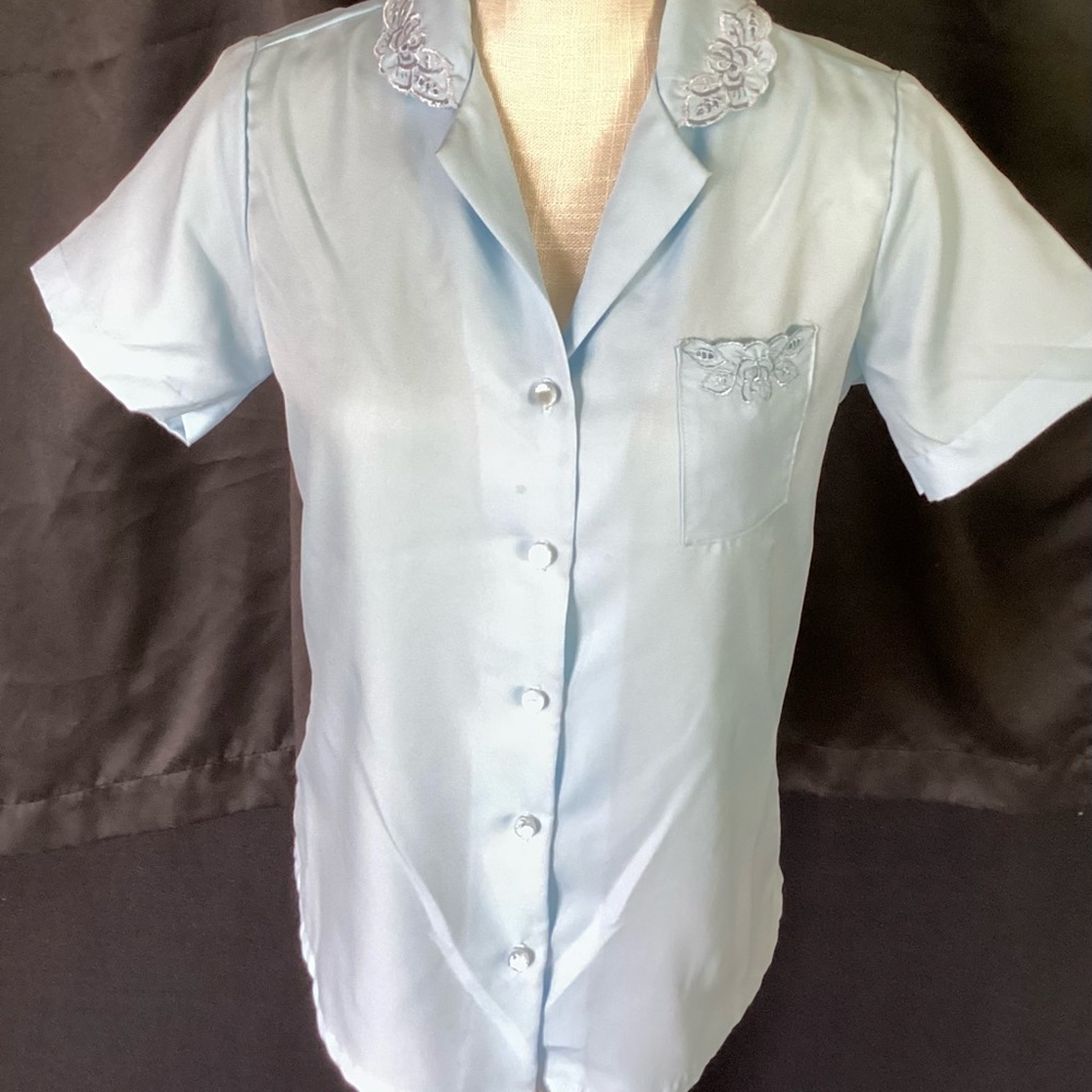 Vintage Lady Holiday Light Blue Embroidered Women's Blouse Size M